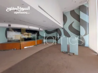  8 معرض بموقع مميز للبيع شارع عبدالله غوشه ، بمساحة 682 م
