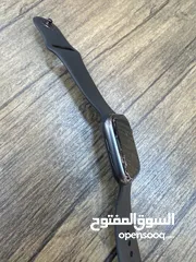  2 Apple watch seris 5