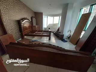  1 3غرف و صالة و4حمام ، في الشارقه منطقه القاسميه بالقرب من حديقه المجاز