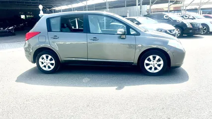  2 Nissan Tiida 2011 Japan