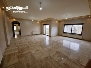 16 شقه فارغه مميزه للايجار في منطقه ام السماق ط3 مساحة 240 متر