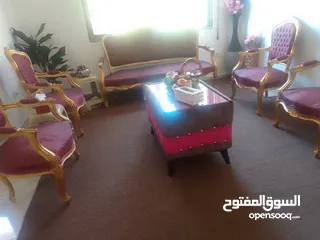  2 طقم حفر زان دمياط مستورد 7 مقاعد مستعمل بس نظيف ألون خمري مذهب للبيع