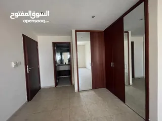  10 ( محمود سعد )شقة للإيجار السنوي بالشارقة المجاز   3 غرف وصالة  تكييف مجاني  باركبنج مجاني