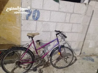  1 بسكليت ياباني للبيع يحتاج الى صيانة خفيفة جدا