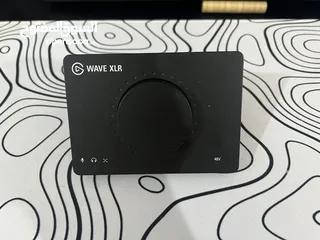  1 Elgato wave XLR