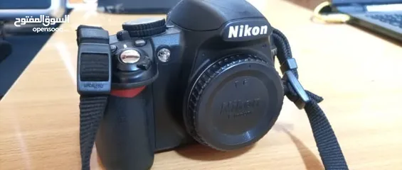  1 كاميرا نيكون 3100D بحالة الوكالة مع عدسة 55-200