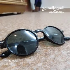  1 Black sunglasses