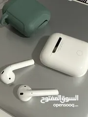  3 سماعات اير بود 2 مستعمل بحالة ممتازة مع شاحن و كفر