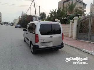  4 بيجو باتنلر 2015 ديزل بسعر حررق 37000 ألف نقدا البدل وارد منبدل هوك خلفي غرفه جلد