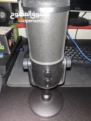  3 Razer Seiren Elite