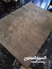  4 سجاد شاغي تقيل كتير الاصلي تنتين وحده لون اسود وحده لون عسلي وتخت اطفال خشب بلوط تقيل