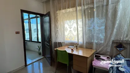  10 شقة بحي عدن للبيع