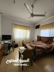  6 للبيع شقه ارضيه الثالثه مع ترس وكراج وارتداد جانبي وخلفي واسع