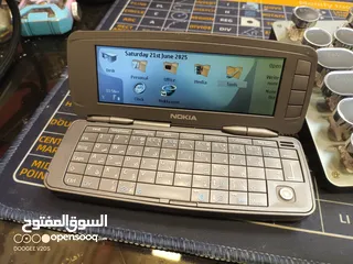  2 Nokia 9300i communicator