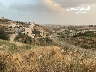  1 للبيع: أرض بإطلالة خلابة وموقع هادئ في دابوق من المالك مباشرة فيها منسوب
