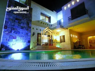  16 فيلا فاخرة مفروشة / مميزة بإطلالات رائعة اعلان رقم ( V10 )