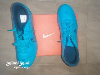  4 حذاء كره قدم جديد Nike مقاس 43