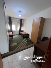  5 متوفر شاغر بداية  شهر 8  لبنت في  (غرفة برايفت) وشاغر في (غرفة مشتركة )-بالقرب من بنك فلسطين