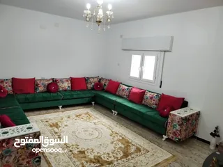  5 منزل أرضي للبيع مصراتة/جامع الشوري