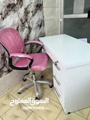  16 جهّز زاوية عملك براحة وأناقة! مكتب عملي أنيق كرسي دوّار مريح يدعم ظهرك لساعات العمل الطويلة،
