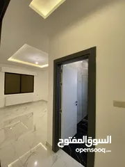  22 شقة فاخرة 250 متر في اجمل مناطق طريق المطار حي الصحابه عميش بسعر مميز جدا