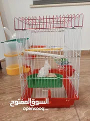  2 قفص مع اغراض كثير اقرأ الوصف
