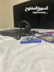  3 Ps4 pro + ايدتين للبليسيشن + سماعة بلوتث +الشاحن+للبليستيشن+ 4 سديات ومن ضمنهم العبة الشهيرة Gta5