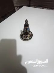  7 عطر فاخر قبرصي مرسم بماء الذهب عطرها الاصلي بالداخل تاريخ 89/2/3