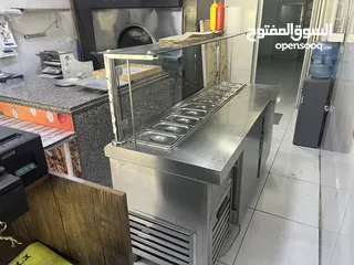  19 معدات مطعم كاملة بحالة ممتازة وبسعر مناسب