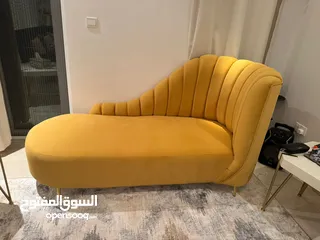  3 سفرة طعام طاولة ماركه مع 8 كراسي ومجلس كراسي مع جلسة راحة .