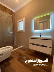  1 شقة راقيه جديدة للبيع في مدينة طرابلس منطقة السياحية داخل المخطط بالقرب من المعهد النفط