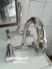  17 خلاط مياه إيطالي بحالة ممتازة للمغاسل والمجلى ، عدد2 موجودات بالبقعة وعالفحص