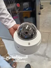  1 سيرفر مع كاميرات مراقبة داخلية