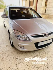  12 هيونداي i30 كمبيو عادي