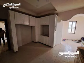  15 فيلا للبيع في شارع المطار جديده