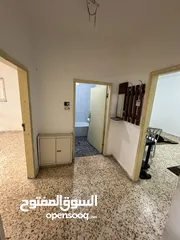  6 شقة في بيتونيا 130 متر داخلي بالإضافة إلى ساحة ومدخل خاص للبيع