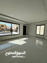  10 شقة طابق ارضي مميزة للبيع بمساحة 196 م بنظام شبه ڤيلا ،ثلاث مداخل مع ترسات واسعة وتشطيبات راقية .