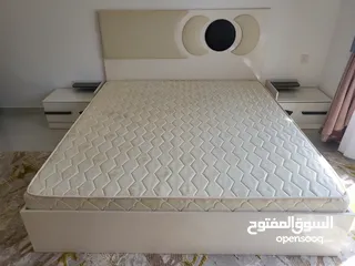  1 سرير لشخصين مستعمل لمدة شهر واحد فقط