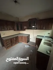  5 شقه لليجار
