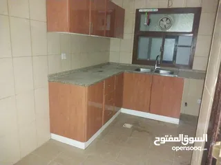  4 للإيجار السنوي شقة غرفة و صالة بمساحات ممتازة في كورنيش عجمان تاني صف