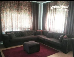  4 طقم كورنر مستعمل تفصيل و ليس تجاري لون خمري و بيج و الطقم بحالة جيدة الطقم سبع مقاعد