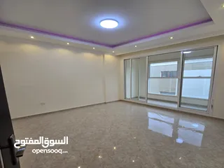  11 للايجار الشهري شقة 3 غرف و صالة مع 3 حمامات بدون فرش في عجمان منطقة الروضة