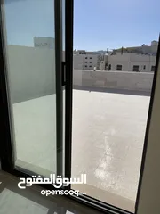  5 طابق اخير مع روف مميزة جدا