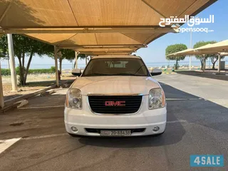  3 GMC YUKON 2009 model urgent Sale Leaving Kuwait