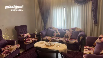  1 طقم كنب زان سعر 120 وطاولتان LCD بسعر 50