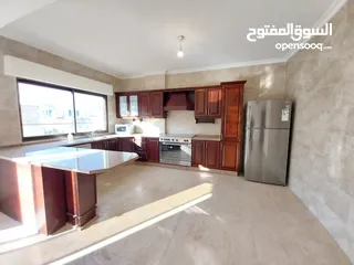  3 شقة غير مفروشة للإيجار 300م2 ( Property 19239 ) سنوي فقط