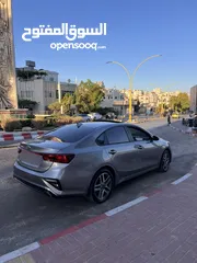  4 كيا سيراتو القصة الجديدة قصة 2019 ، ترخيص 2018 ، فئة GT ، إمكانية البيع نص كاش ونص شيكات او البدل