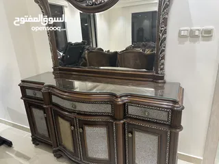  2 طاولة سفره  بحالة الوكاله للبيع