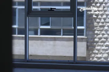  12 مكتب تجاري للإيجار – موقع مميز! فرصة لا تفوّت بمجمع طبي فريد من نوعه