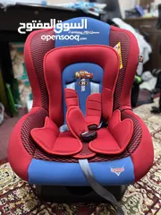  1 Almost New Baby Car Seat (Disney) (Size Range: Birth - 18 KG)